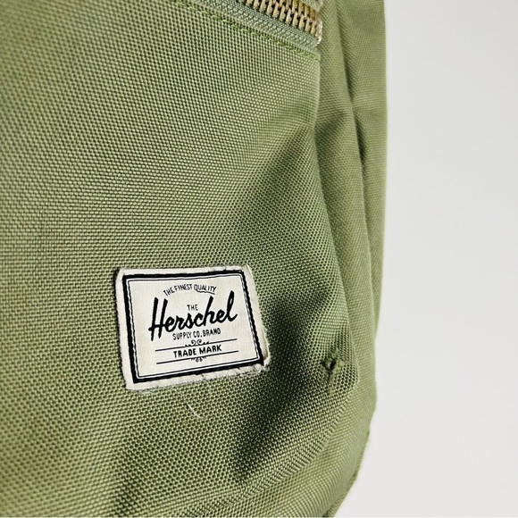 Hershel Supply Co. Green Classic 21.5L Backpack - Picture 6 of 11